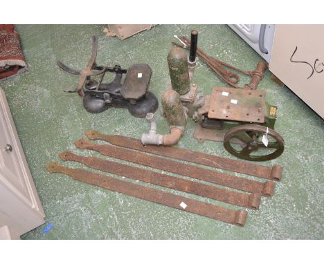 A Vintage climax pump; a set of cast iron counterbalance scales; four barn door hinges; two log splitters; a pair of pincers