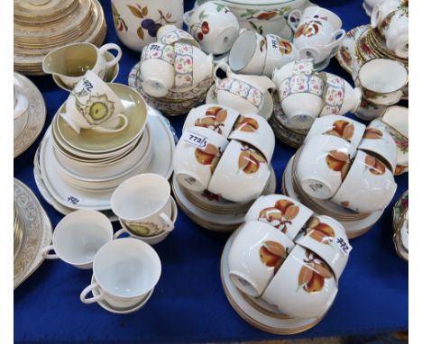 A Coalport Trellis Rose pattern teaset, Royal Worcester Evesham teawares, Susie Cooper Sunflower teawares Condition Report: C