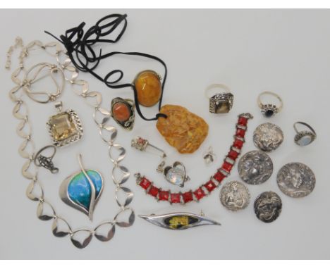 Silver Art Nouveau buttons, a silver retro necklace, a silver and enamel Ortak leaf pendant and other items Condition Report: