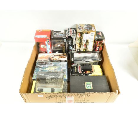 ELEVEN BOXED AND UNBOXED METAL DIECAST MODEL CARS, to include a Revell 1:24 scale  Gemballa Avalanche in red, model no. 8621,