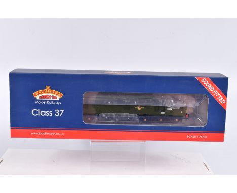 A BOXED OO GAUGE BACHMANN BRANCHLINE MODEL RAILWAYS LOCOMOTIVE, Class 37, no. D6739 in BR Green with small yellow panel, DCC 