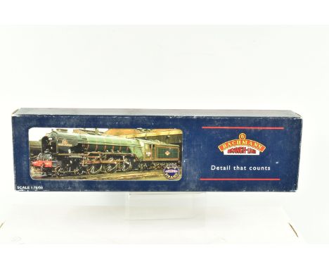 A BOXED OO GAUGE BACHMANN BRANCHLINE MODEL RAILWAYS LOCOMOTIVE, Class A1 4-6-2, no. 60114 'W.P. Allen' and tender in BR Donca