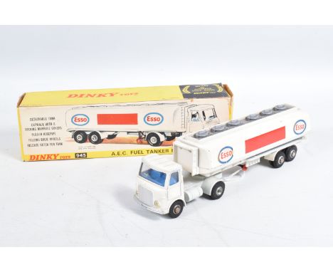 A BOXED DINKY TOYS A.E.C. ARTICULATED FUEL TANKER 'ESSO', No.942, earlier version with 'Put a Tiger in your Tank decal to rea