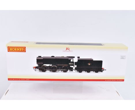 A BOXED OO GAUGE HORNBY MODEL RAILWAYS LOCOMOTIVE, Class Q1, no. 33032 in BR Black with Late Crest, item no. R3560, appears i