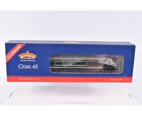 A BOXED OO GAUGE BACHMANN BRANCHLINE MODEL RAILWAYS LOCOMOTIVE, Class 45, no. D27 in BR Green with split headcose and small y