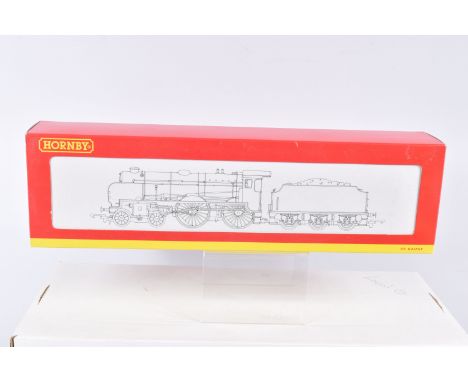 A BOXED OO GAUGE HORNBY MODEL RAILWAYS LOCOMOTIVE, Schools Class V 4-4-0, no. 30935 'Sevenoaks' in BR Green, item no. R2181, 