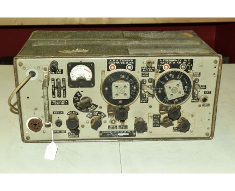 A WIRELESS SETS NO.19 MK II, serial number 07914, Philco Corp, USA, PC 92049C, light grey front panel, red and blue ringed de