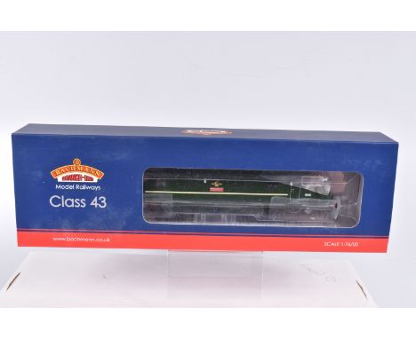 A BOXED OO GAUGE BACHMANN BRANCHLINE MODEL RAILWAYS LOCOMOTIVE, Class 43 North British NBL Warship D845 ' Sprightly' in BR Gr