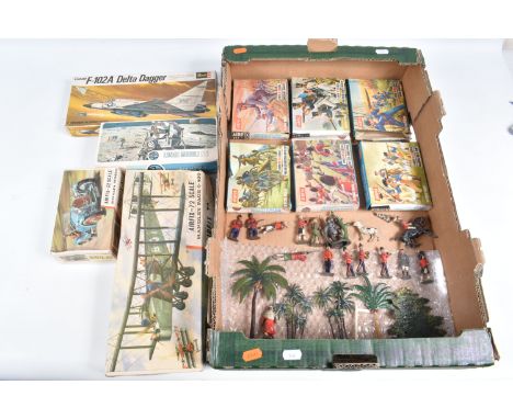 FOUR VINTAGE BOXED UNBUILT AIRFIX AND REVELL PLASTIC CONSTRUCTION KITS, Airfix 1/72 scale Handley Page 0-400, Pattern No.590 