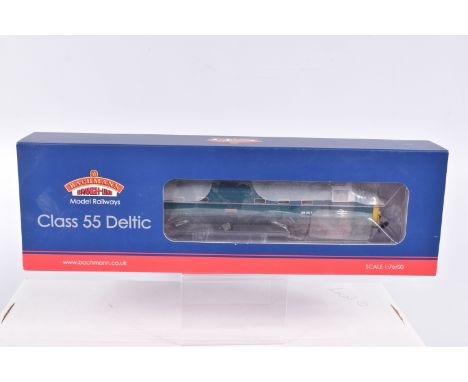 A BOXED OO GAUGE BACHMANN BRANCHLINE MODEL RAILWAYS LOCOMOTIVE, Class 55, no. 55007 'Pinza' in BR Blue with Finsbury Park Whi