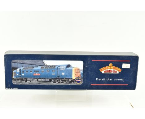 A BOXED OO GAUGE BACHMANN BRANCHLINE MODEL RAILWAYS LOCOMOTIVE, Class 55 Deltic, no. D9004 'Queens Own Highlander' in BR Gree