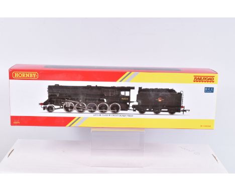 A BOXED OO GAUGE HORNBY RAILWAYS MODEL LOCOMOTIVE, Class 9F 2-10-0, no. 92023 with Crosti Boiler in BR Black with Late Crest,