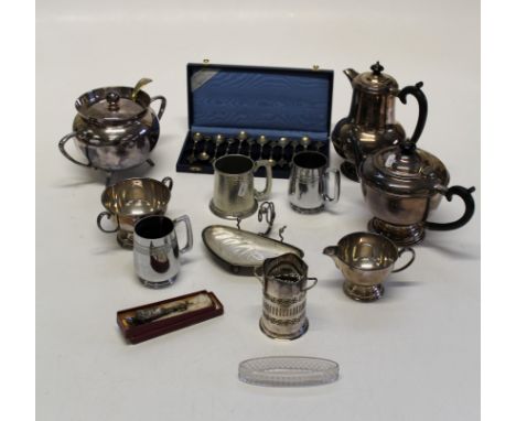 Silver plate lot to include Mappin and Webb soup tureen, Welbeck tea set, caviar server, boxed spoons, half pint mugs etc