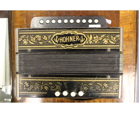 A Hohner one-row melodian