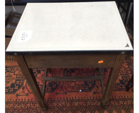 A Ewbank freestanding hand driven mangle, circa 1920's 