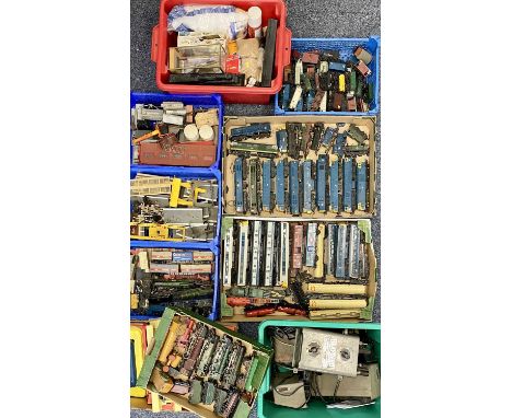 HORNBY OO GAUGE MODEL TRAINS &amp; ASSOCIATED GOODS, to include 4 x locomotives with tenders, 4 x further locos, approx. 15 f
