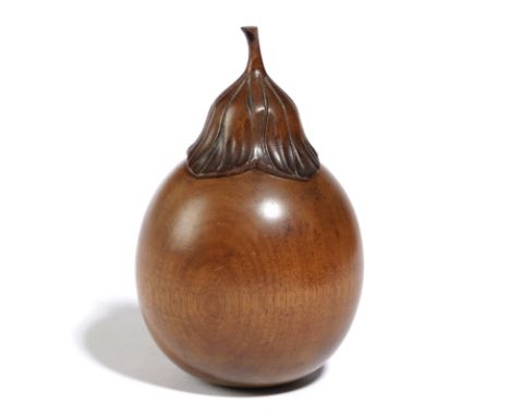 A TREEN FRUITWOOD TEA CADDY IN THE FORM OF AN AUBERGINE 20TH CENTURY with a screw-off calyx and stalk to an inner lid 13cm hi