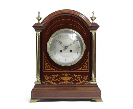 A SHERATON REVIVAL MAHOGANY AND MARQUETRY MANTEL CLOCK EARLY 20TH CENTURY the French brass eight day movement striking the ho