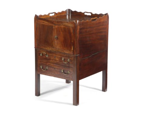 A GEORGE III MAHOGANY TRAY-TOP BEDSIDE COMMODE LATE 18TH CENTURY the galleried top pierced with three handgrips above a pair 