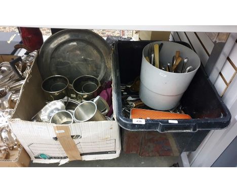 Quantity of silver plated items, to include soup ladle with crest, an engraved toasting fork, various scoops, kitchen knives 