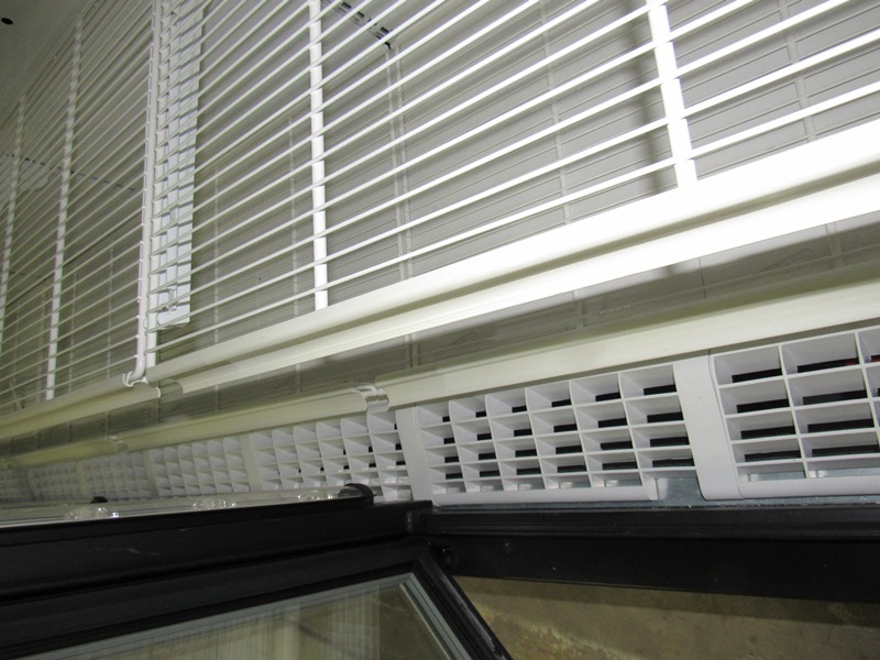 Zero Zone Mdl. 5RVZC30 5Door Reach In Lighted Freezer, 63" doors, 139