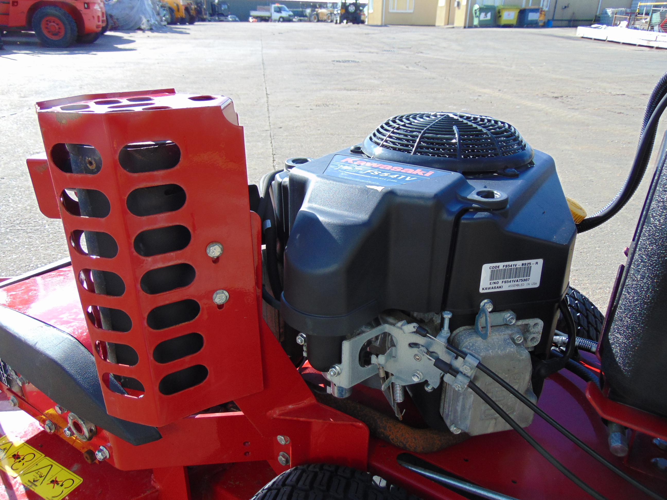 You are bidding on a Ferris 32'' Walk Behind Commercial Mower c/w