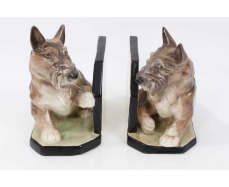 Pair charming 1930s Goldscheider porcelain Scottie dog bookends 14 cm longCondition report: Good condition 