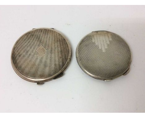 Two Art Deco silver compacts with engine turned decoration (Birmingham 1921 &amp; 1922)