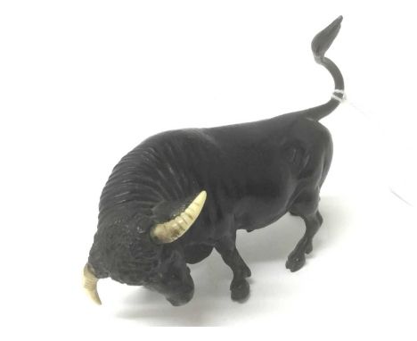 19th century Grand tour bronze bull, black patinated with carved ivory horns, 10cm long