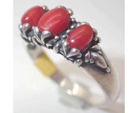 925 silver red three stone ring size R