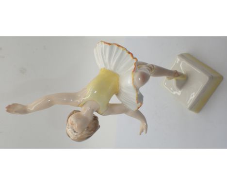 Royal Worcester figurine Tuesdays Child H: 19 cm