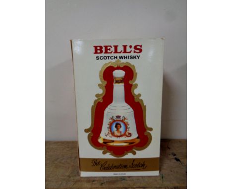 A Bell's Scotch Whisky decanter by Wade to commemorate The 60th Birthday of Her Majesty Queen Elizabeth II 1986, 75cl, sealed