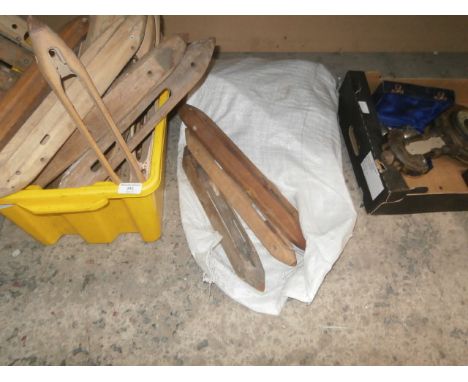box and bag of shuttles, box inc shoe lasts & barometer