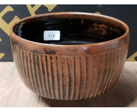 STUNNING LARGE CUPPED AND RIBBED TENMOKU GLAZED 8INCH DIAMETER, 5 1/2 INCH HEIGHT, DAVID LEACH LOWERDOWN POTTERY CENTRE BOWL