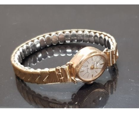 VINTAGE 1966 9CT GOLD CASED LADIES ACCURIST WATCH WITH EXPANDING STYLE STRAP IN WORKING ORDER 13.6G GROSS