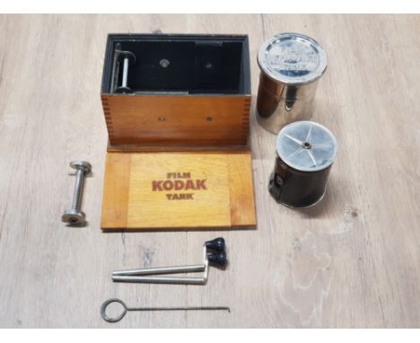 VINTAGE FILM KODAK TANK IN ORIGINAL WOODEN BOX