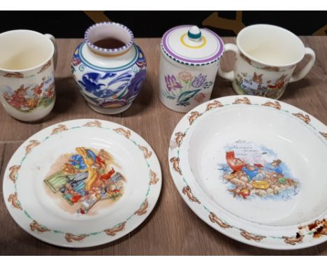 4 PIECES FROM THE ROYAL DOULTON BUNNYKINS COLLECTION TOGETHER WITH 2 PIECES OF POOLE POTTERY