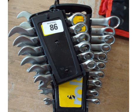 32 piece spanner set 