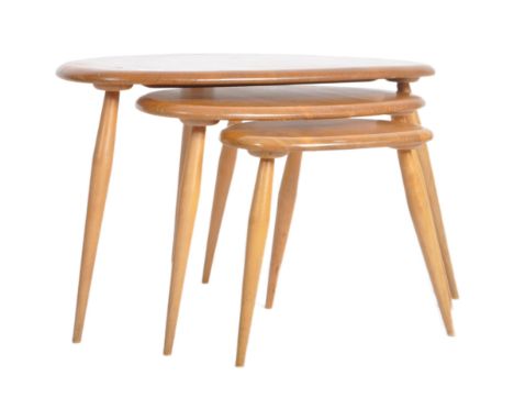 Lucian Ercolani - Ercol - Model 354 - A retro 1960s beech and elm blonde set of ' Pebble ' nesting tables. The nest of tables