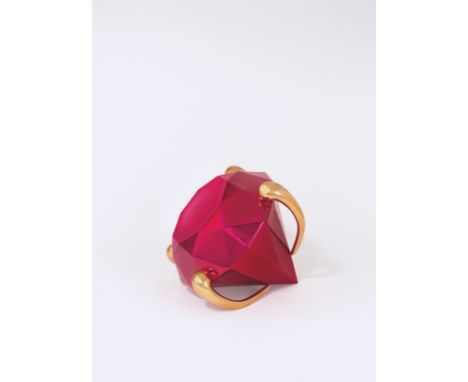 Jeff Koons (York, Pennsylvania 1955 – lebt in New York). „DIAMOND (RED)“. 2020Porzellan, verchromt, in originaler Box.  31,8 