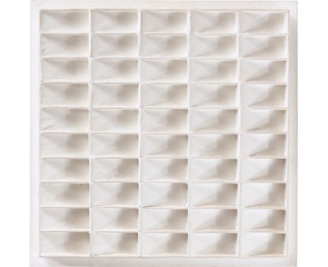 Jan J. Schoonhoven (1914 – Delft – 1994). „R 71-24“. 1971Relief aus Papiermaché mit Latexfarbe auf Holz.  33 × 33 × 4,5&nbsp;