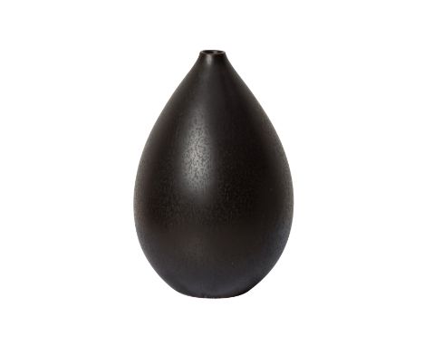 CARL-HARRY STÅLHANE (SWEDISH 1920-1990) FOR RORSTRAND: A studio pottery stoneware teardrop vessel in black haresfur glaze, th