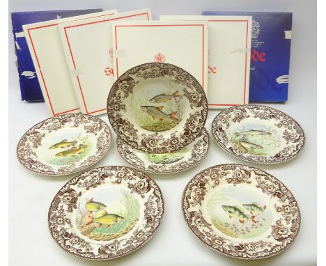 Set of six Spode Woodland Stream plates comprising Trout, Roach, Rudd, Perch, Tench and Salmon, boxed (6) Condition Report Cl