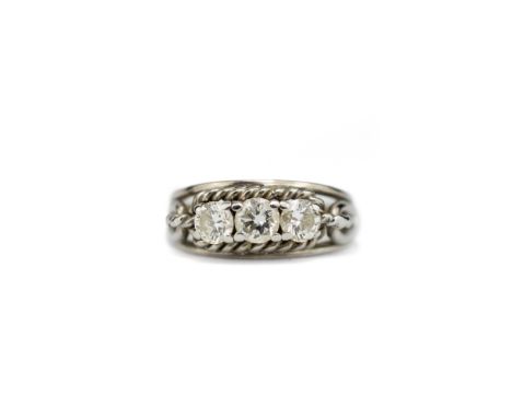 Trilogie-RingArt-déco, 585 Weißgold, punziert, mit 3 Diamanten im Übergangsschliff, gesamt ca. 0,82 ct, M-N, vs, Ringdurchmes