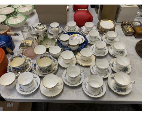 A COLLECTION OF CERAMIC TEA CUPS AND SAUCERS TO INCLUDE PARAGON AND ROYAL DOULTON ETC 