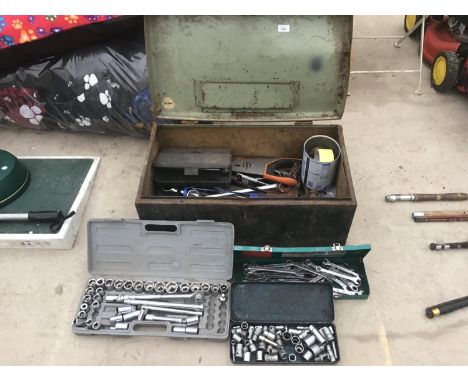 A LARGE METAL TOOL CHEST WITH VARIOUS TOOLS TO INCLUDE SOCKET SETS, SPANNERS, SAW,HAMMER ETC 