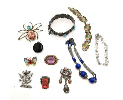 Qty of costume jewellery inc antique, spider brooch, micro mosaic heart pendant (5.5cm some losses), silver bracelet, unmarke