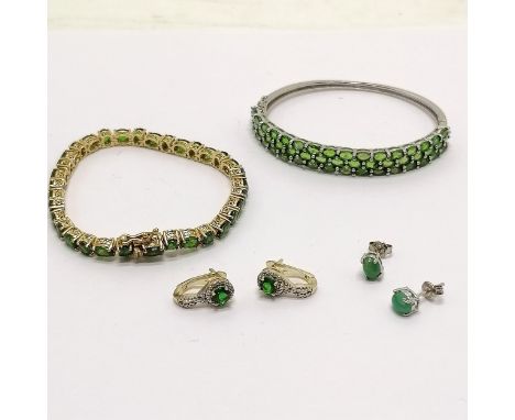 Qty of silver jewellery inc green stone set bangle, bracelet + earrings (set with small diamond), opal earrings - total weigh