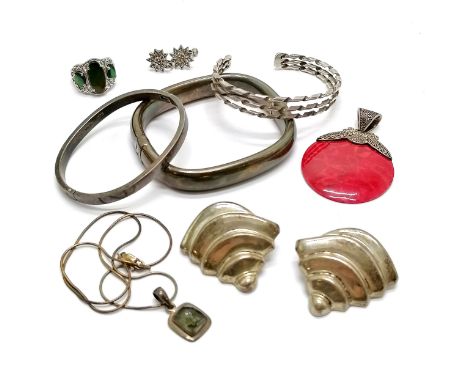 Qty of silver jewellery inc square bangle by LLK, marcasite screw-back earrings, red pendant etc - total weight 120g 