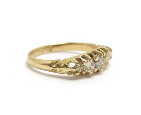 Antique 18ct gold (marks rubbed) 5 stone diamond ring - size M½ &amp; 3g total weight 